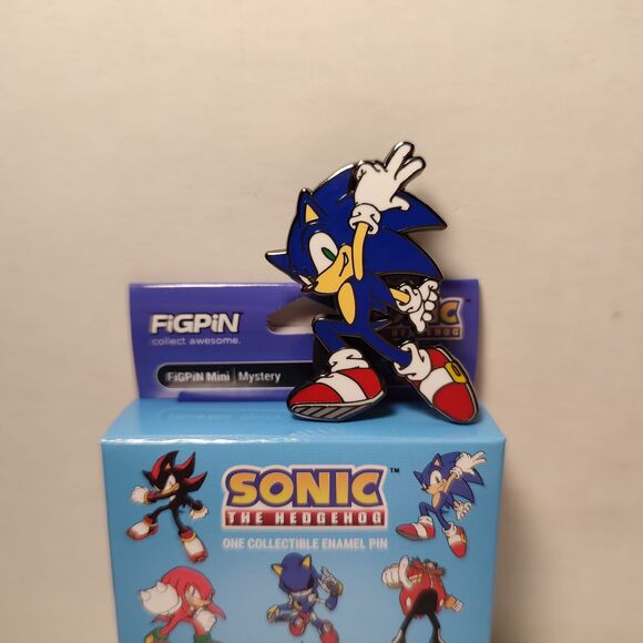 Sonic The Hedgehog Sonic Y440 FigPin Mini Common Enamel Pin Official Badge - Picture 1 of 2